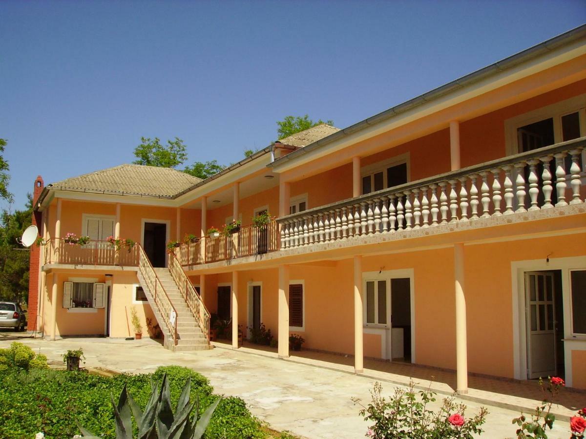 Apartments Anka Privlaka  Exterior photo